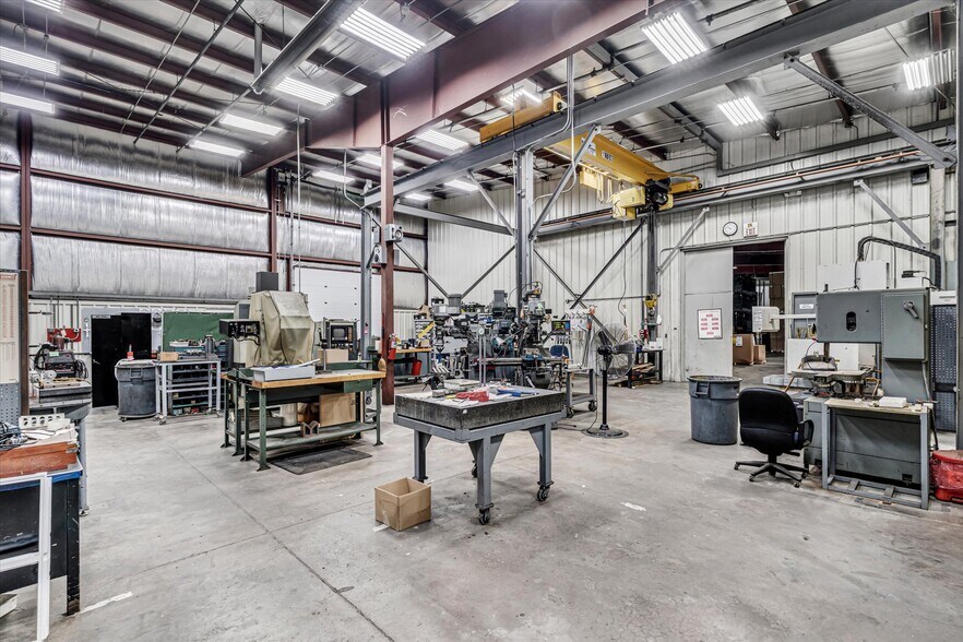 More Photos Of 202 1st St S, Kalona Manufacturing For Sale