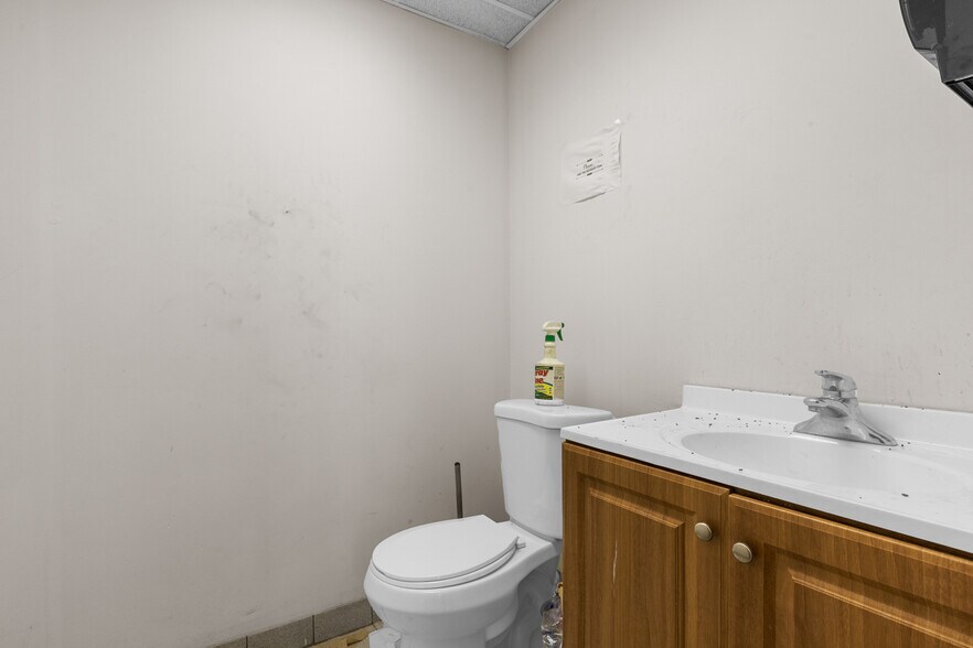 More Photos Of 805 Lafayette Ave, Hawthorne Auto Repair For Sale