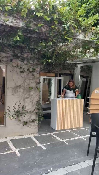 Primary Photo Of 927 N La Cienega Blvd, Los Angeles General Retail For Lease