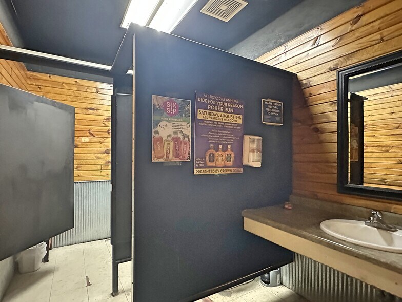 More Photos Of 219 S Main St, Fort Atkinson Bar For Sale