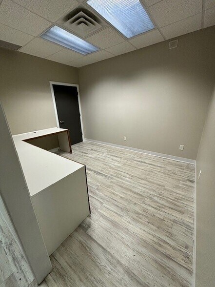 More Photos Of 5787 Stadium Dr, Kalamazoo Office For Lease