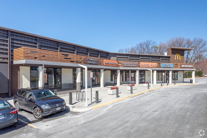 More Photos Of 260-26-B Cedar Ln, Vienna Unknown For Lease