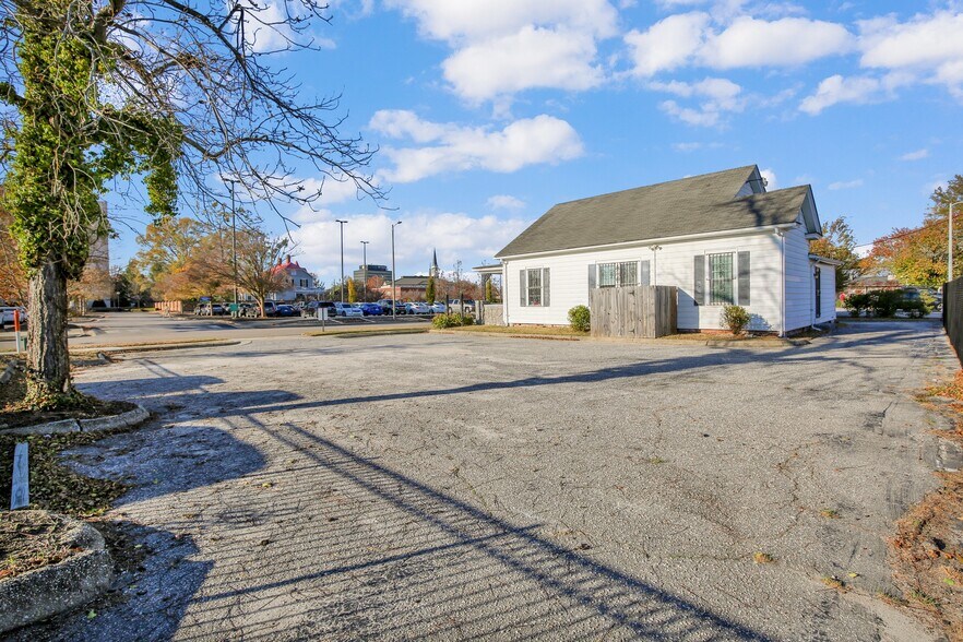 More Photos Of 115 S Cool Spring St, Fayetteville Office For Lease