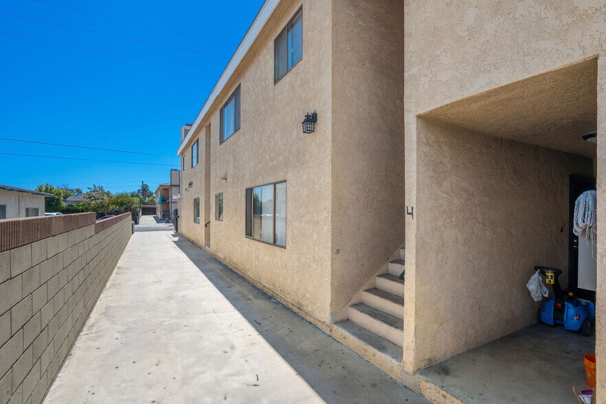 More Photos Of 1629 W 208th St, Torrance Apartments For Sale