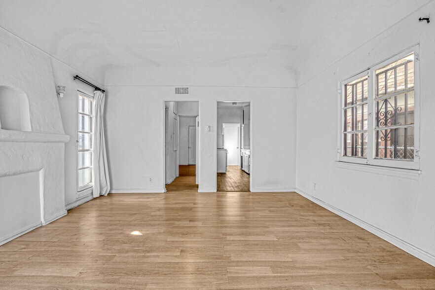 More Photos Of 1716 Magnolia Ave, Los Angeles Multifamily For Sale