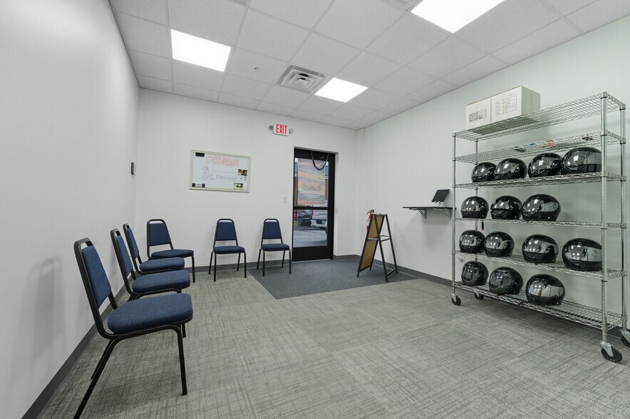 More Photos Of 410 Diamond State Blvd, Middletown Light Distribution For Lease