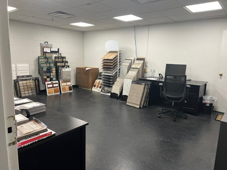 More Photos Of 26 Industrial Park Dr, Waldorf Warehouse For Sale