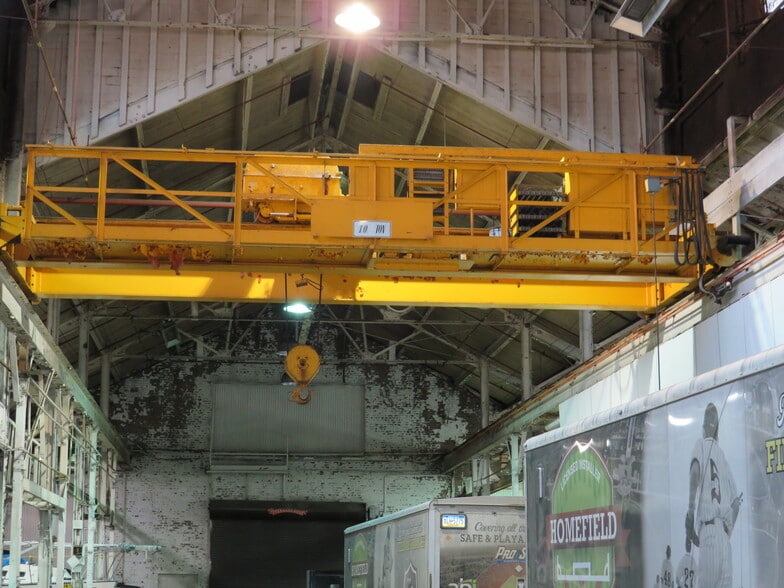More Photos Of 186 Lincoln Ave, Grove City Warehouse For Lease