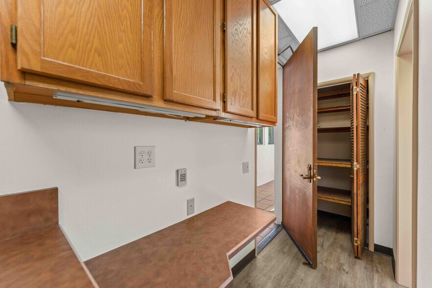 More Photos Of 504 W Pueblo St, Santa Barbara Medical For Sale