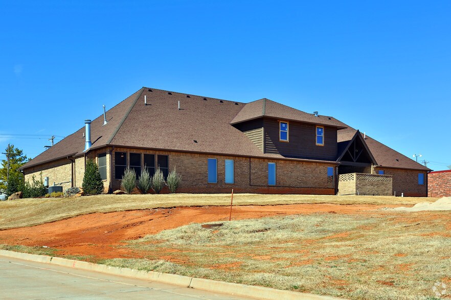 More Photos Of 2909 Astoria Way, Edmond Office For Sale