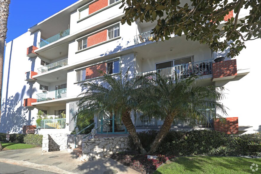 More Photos Of 240 S Doheny Dr, Beverly Hills Apartments For Sale
