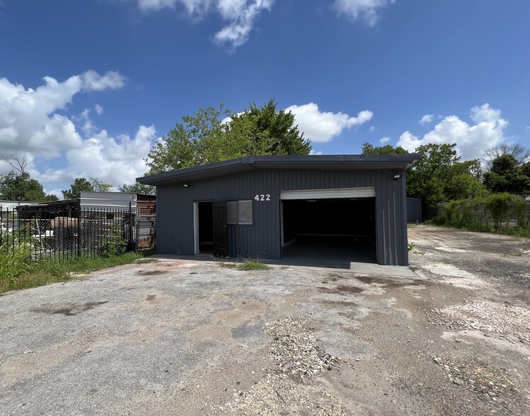 More Photos Of 422 W Gulf Bank Rd, Houston Warehouse For Sale