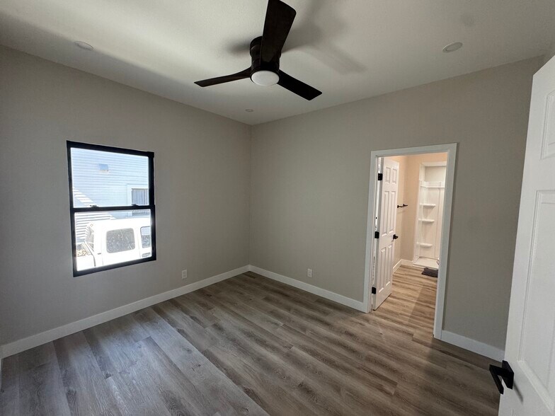 More Photos Of 529 W 10th St, Long Beach Apartments For Sale