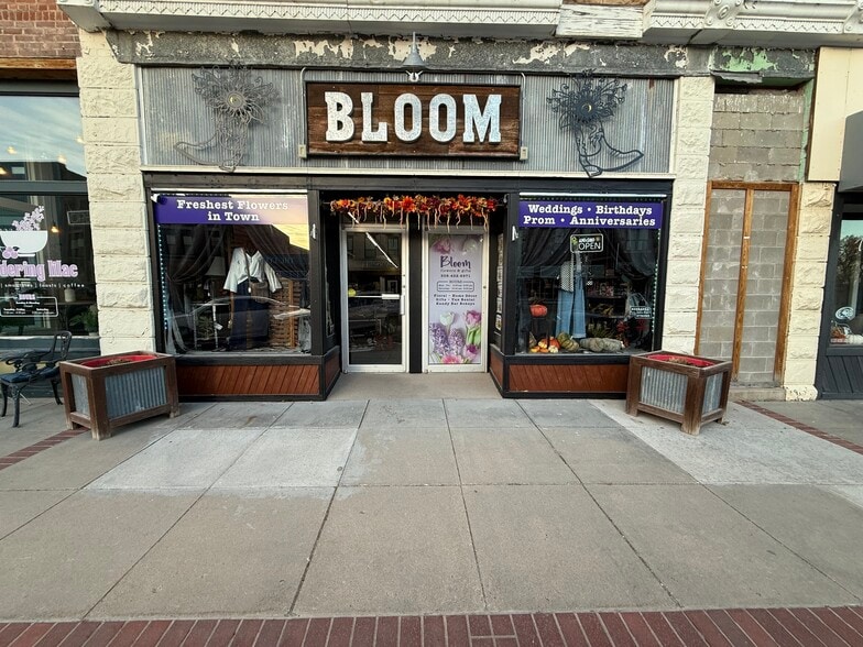 More Photos Of 219 Main St, Chadron Storefront For Sale