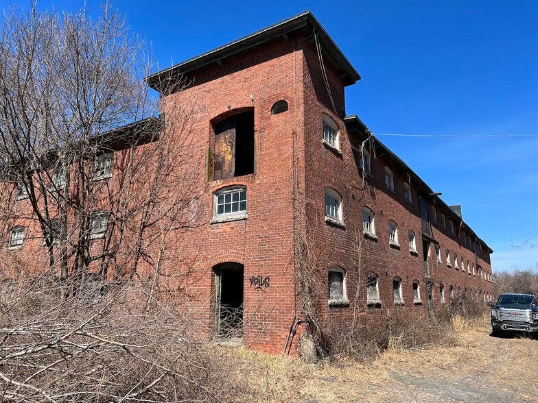 More Photos Of 20 Privilege St, Woonsocket Manufacturing For Sale