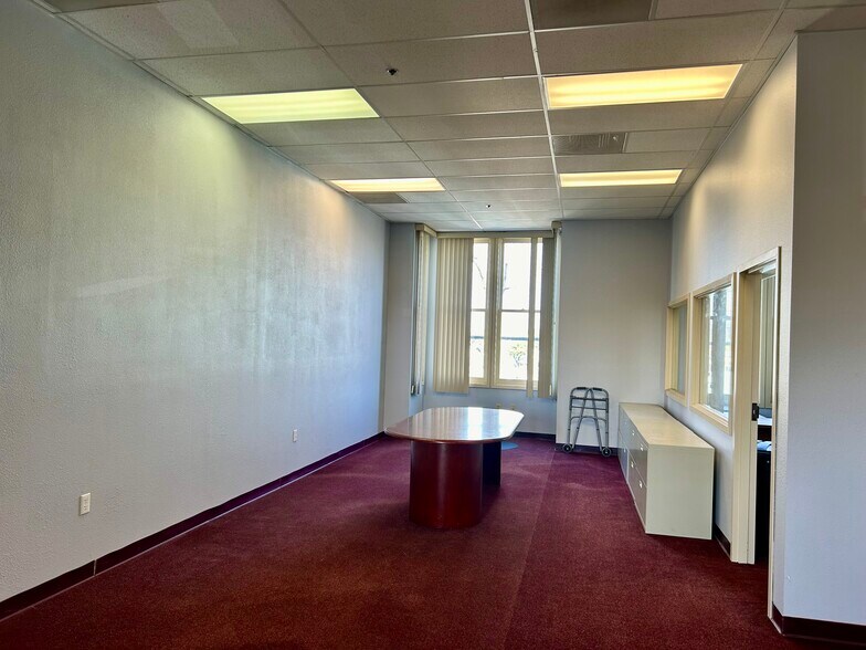 More Photos Of 3902-3920 Smith St, Union City Unknown For Lease