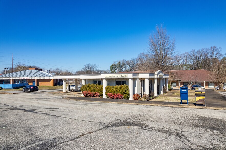 More Photos Of 385 N Parkway, Jackson Bank For Sale