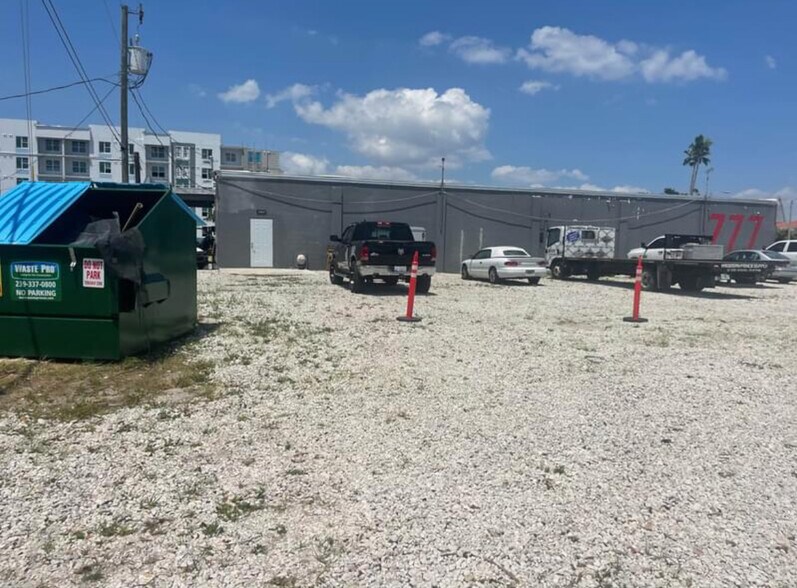 More Photos Of 876 Cape Coral Pky E, Cape Coral Freestanding For Lease