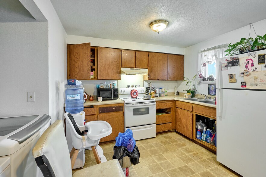 More Photos Of 880 N Pershing St, Mount Angel Apartments For Sale