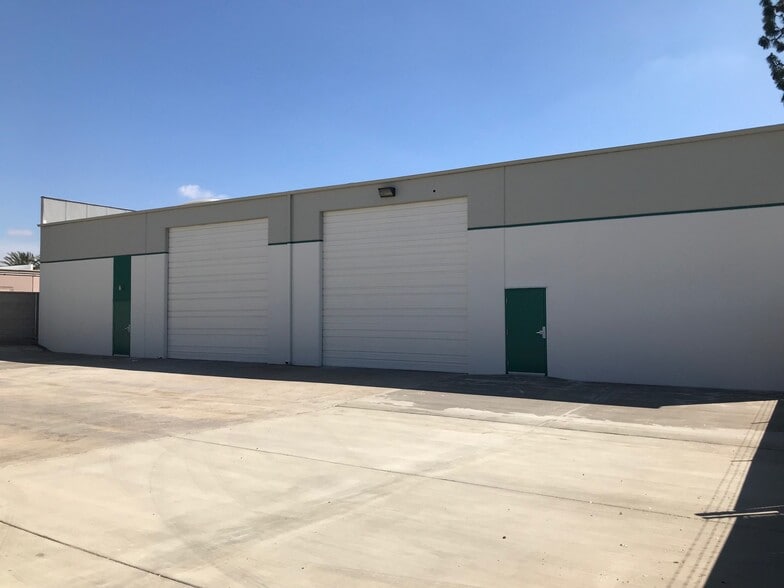 More Photos Of 1031-1035 S Linwood Ave, Santa Ana Warehouse For Lease