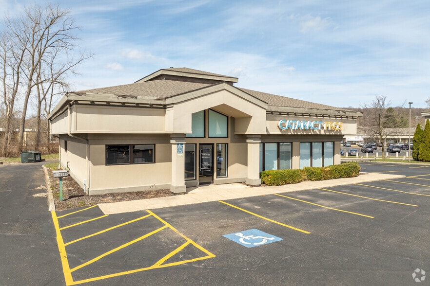 More Photos Of 1562 Akron Peninsula Rd, Akron Storefront For Lease