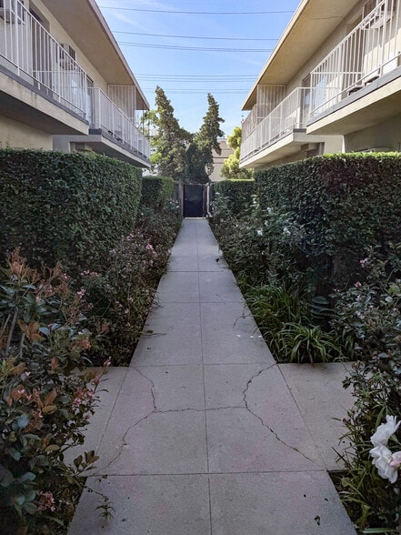 More Photos Of , Los Angeles Multifamily For Sale