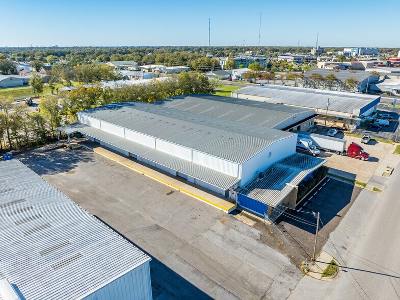 More Photos Of 125 Lurton St, Pensacola Distribution For Lease
