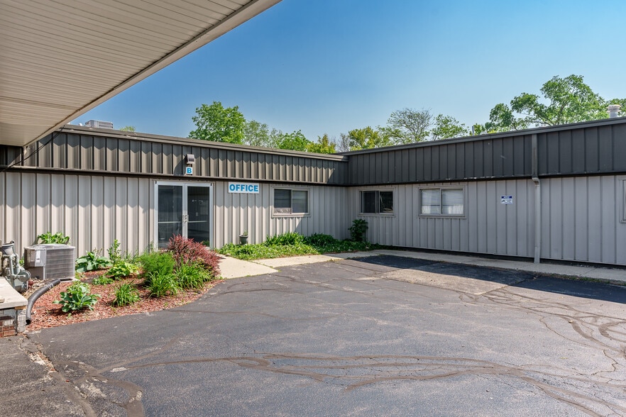 More Photos Of 4312 20th St, Rockford Religious Facility For Sale