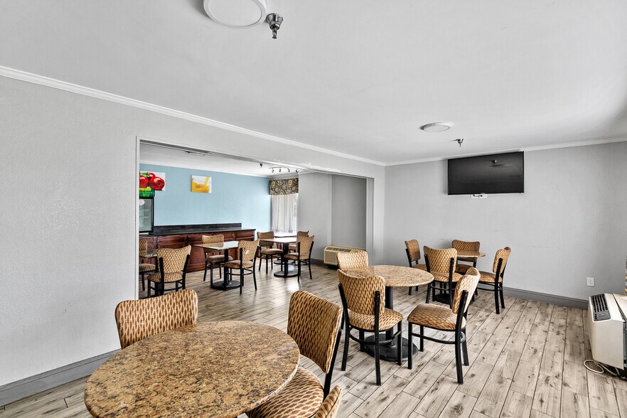 More Photos Of 155 Vulcan Rd, Birmingham Hotel For Sale