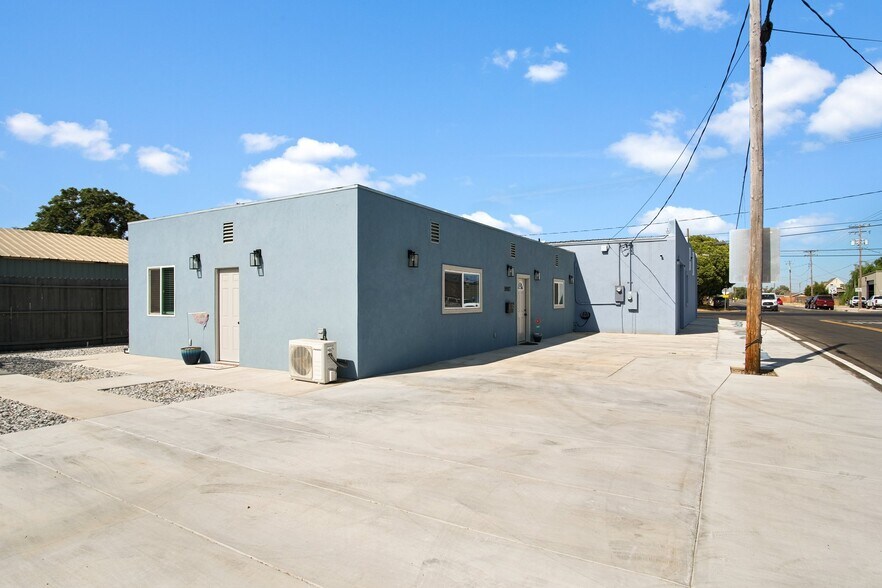 More Photos Of 7490 Lander Ave, Hilmar Office Residential For Sale