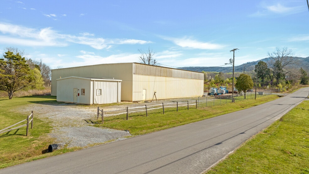 More Photos Of 221 55th St NE, Fort Payne Manufacturing For Sale
