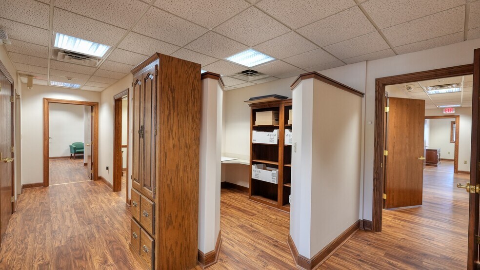 More Photos Of 941 Steubenville Ave, Cambridge Office For Lease