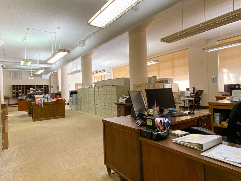 More Photos Of 309 E Water St, Springfield Warehouse For Sale