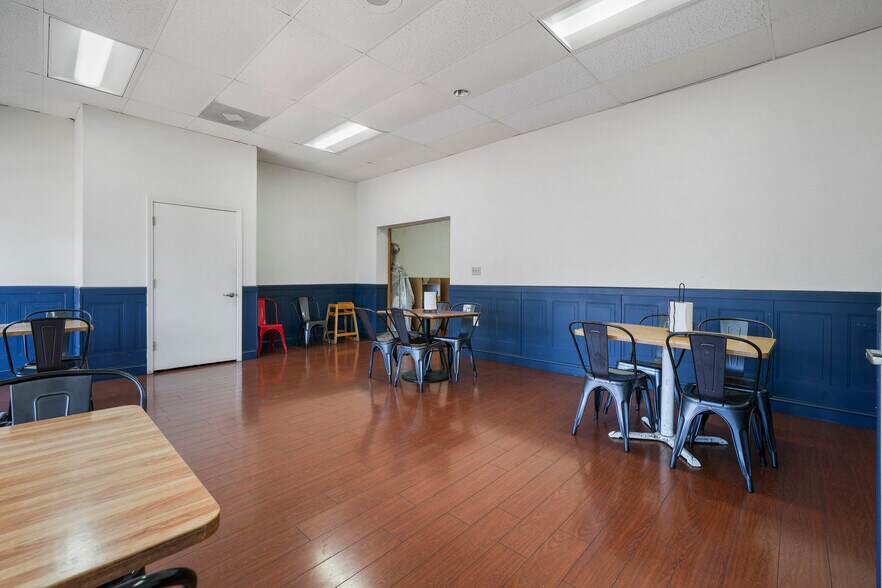 More Photos Of 834-836 Texas St, Fairfield Restaurant For Sale