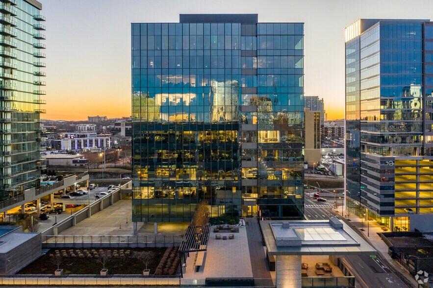 More Photos Of 1201 Demonbreun St, Nashville Office For Lease