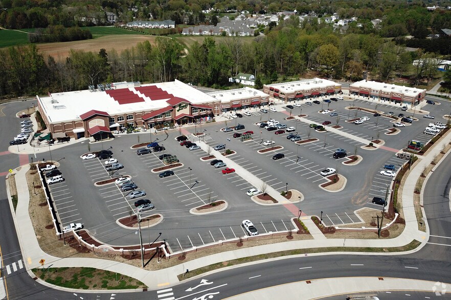 More Photos Of 220 Market View Dr, Kernersville Unknown For Lease