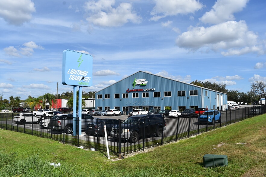 More Photos Of 6015 N US Highway 301, Tampa Warehouse For Lease