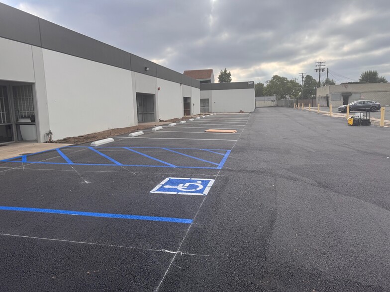 More Photos Of 8601-8611 Roland St, Buena Park Warehouse For Lease