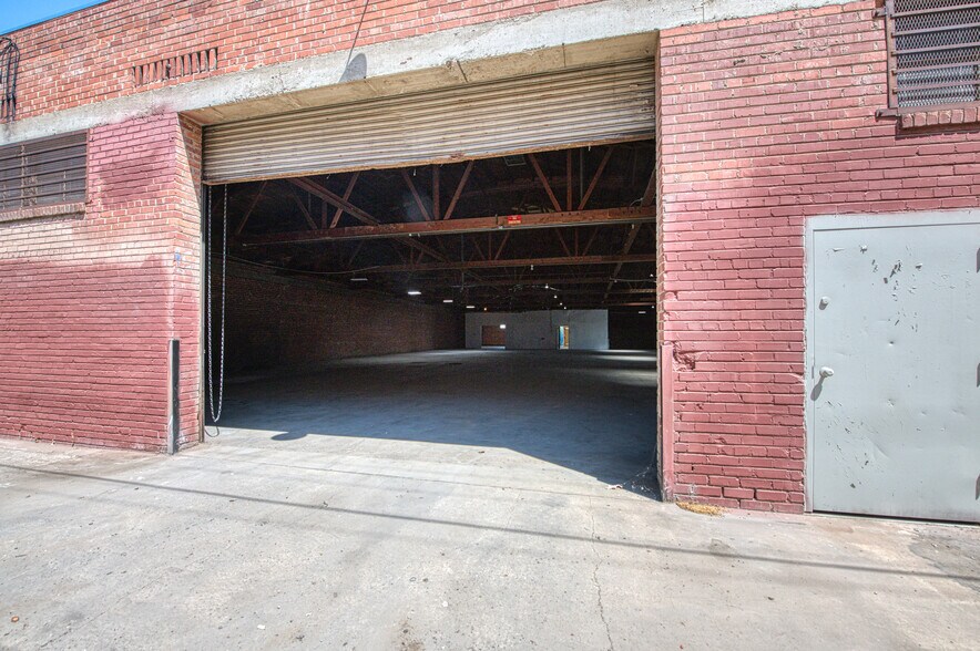 More Photos Of 135 Van Ness Ave, Fresno Warehouse For Lease