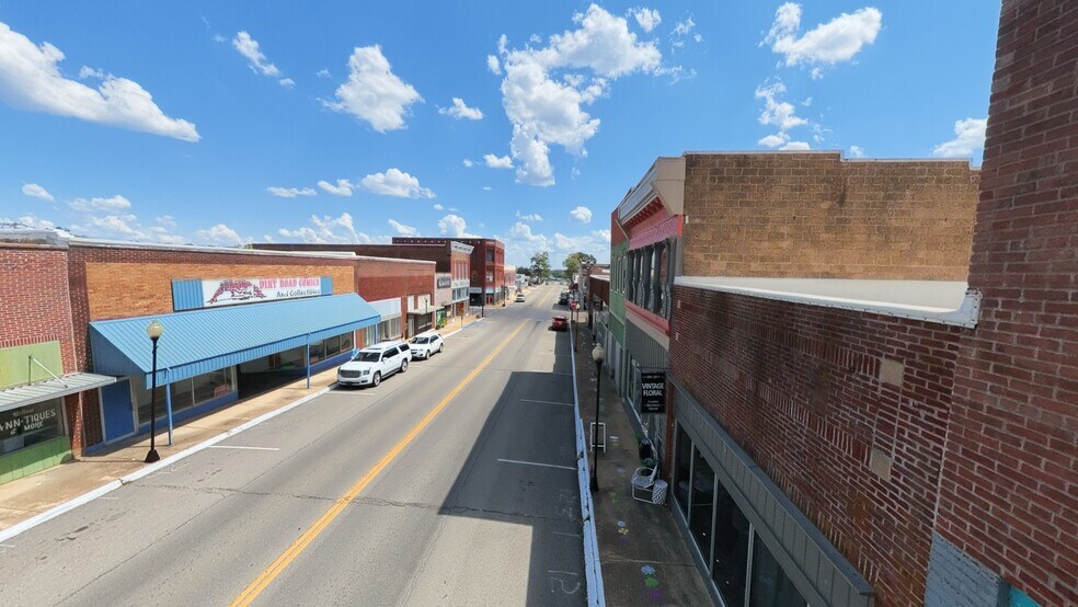 More Photos Of 113 E Main St, Willow Springs Storefront For Sale
