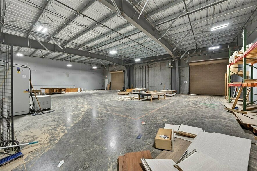 More Photos Of 2695 N Fowler Ave, Fresno Light Distribution For Lease