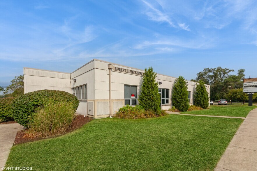 More Photos Of 4906 Main St, Lisle Office For Sale