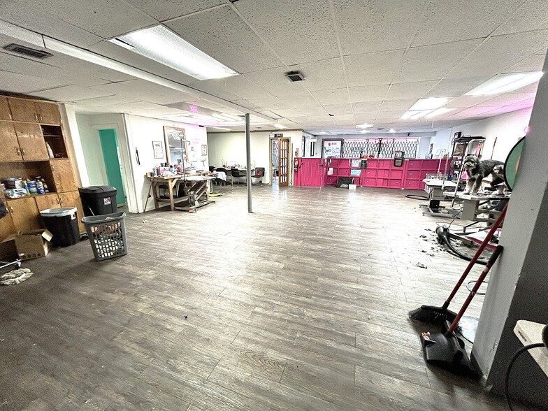 More Photos Of 3620 W Division St, Chicago Storefront For Sale