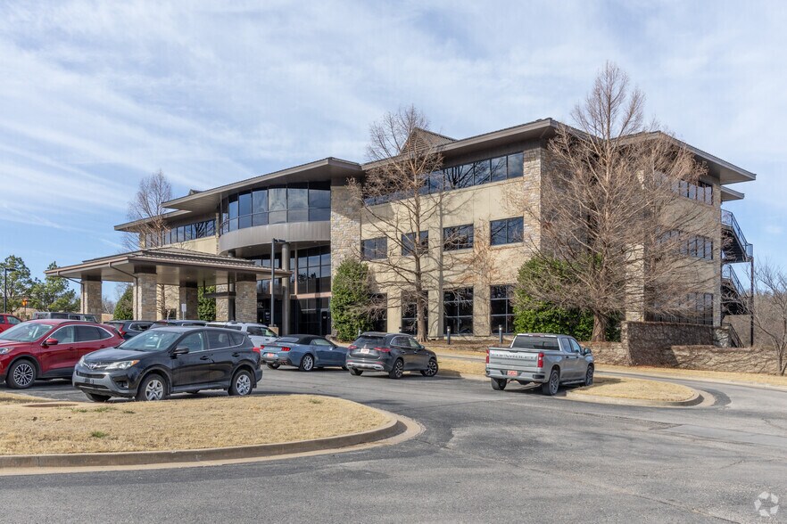 More Photos Of 6802 S Olympia Ave, Tulsa Medical For Lease