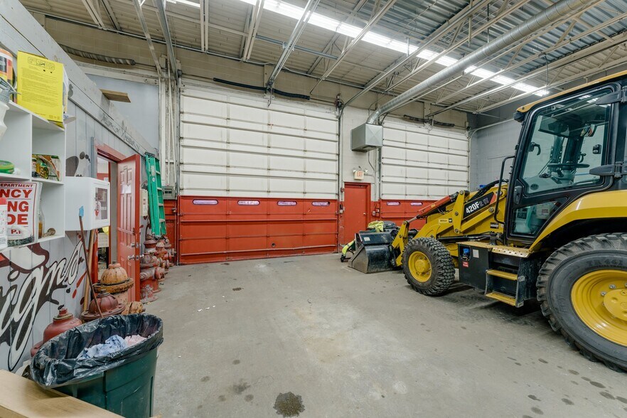 More Photos Of 840 Cumberland Hill Rd, Woonsocket Warehouse For Sale