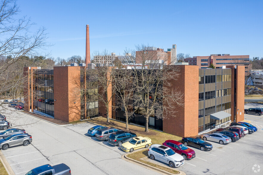 Primary Photo Of 7600 Osler Dr, Towson Medical For Sale