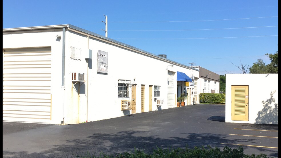 More Photos Of 18792-18798 SW 108th Ave, Miami Warehouse For Lease