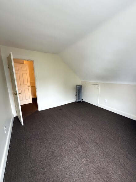 More Photos Of 8 Exchange Ct, Waltham Multifamily For Sale
