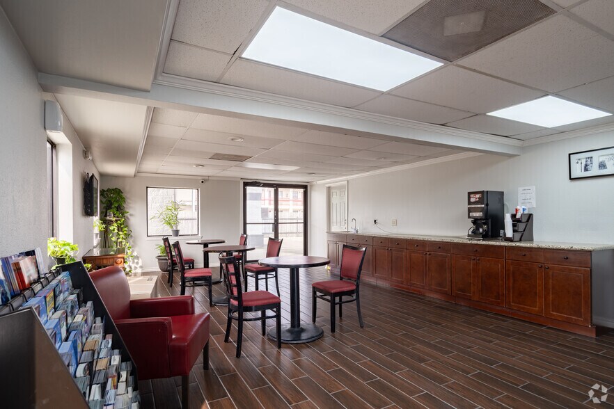 More Photos Of 16939 East Fwy, Channelview Hotel For Sale