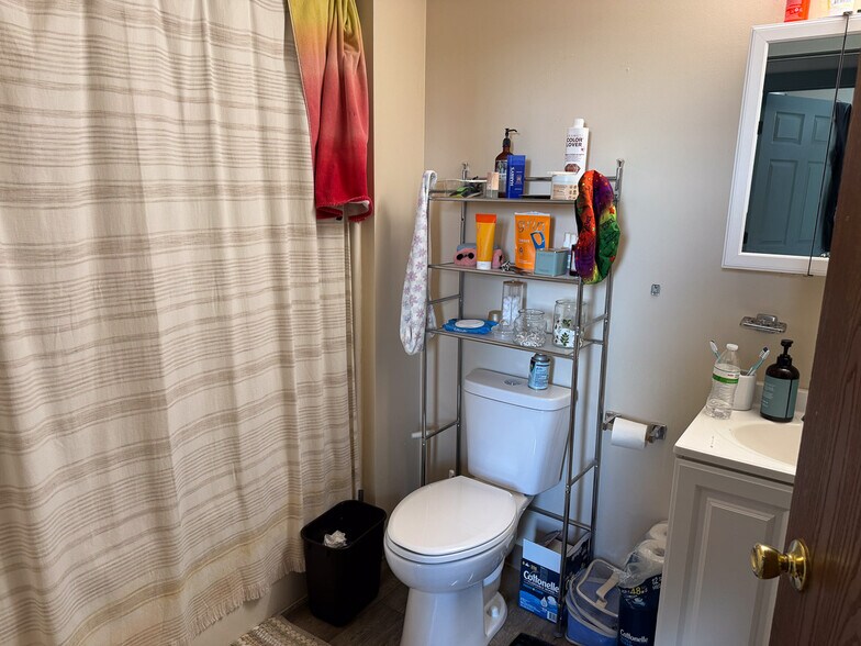 More Photos Of 243 E Main St, Alliance Apartments For Sale